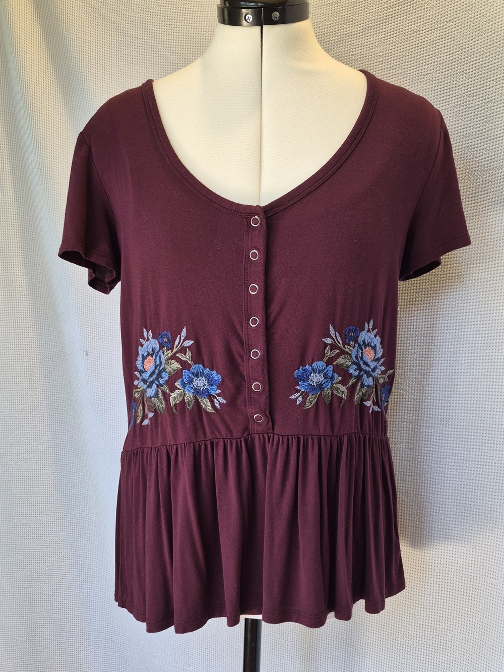 Burgundy Short Sleeve Peplum Tee with Blue Floral Embroidery